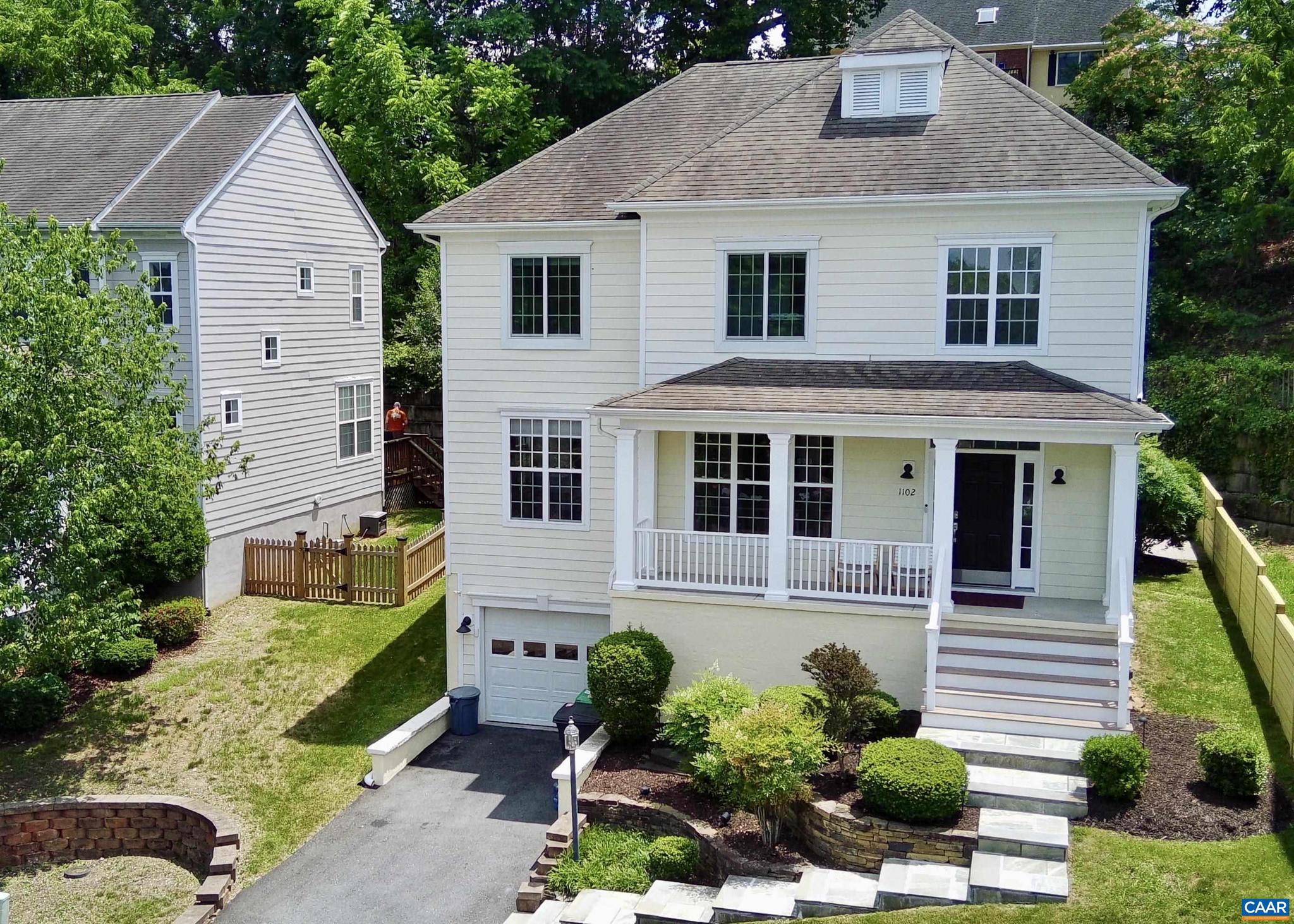1102 Saint Charles Ct — photo