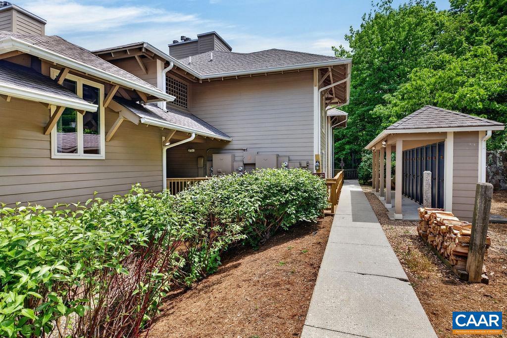 2074 Stone Ridge Condos — photo