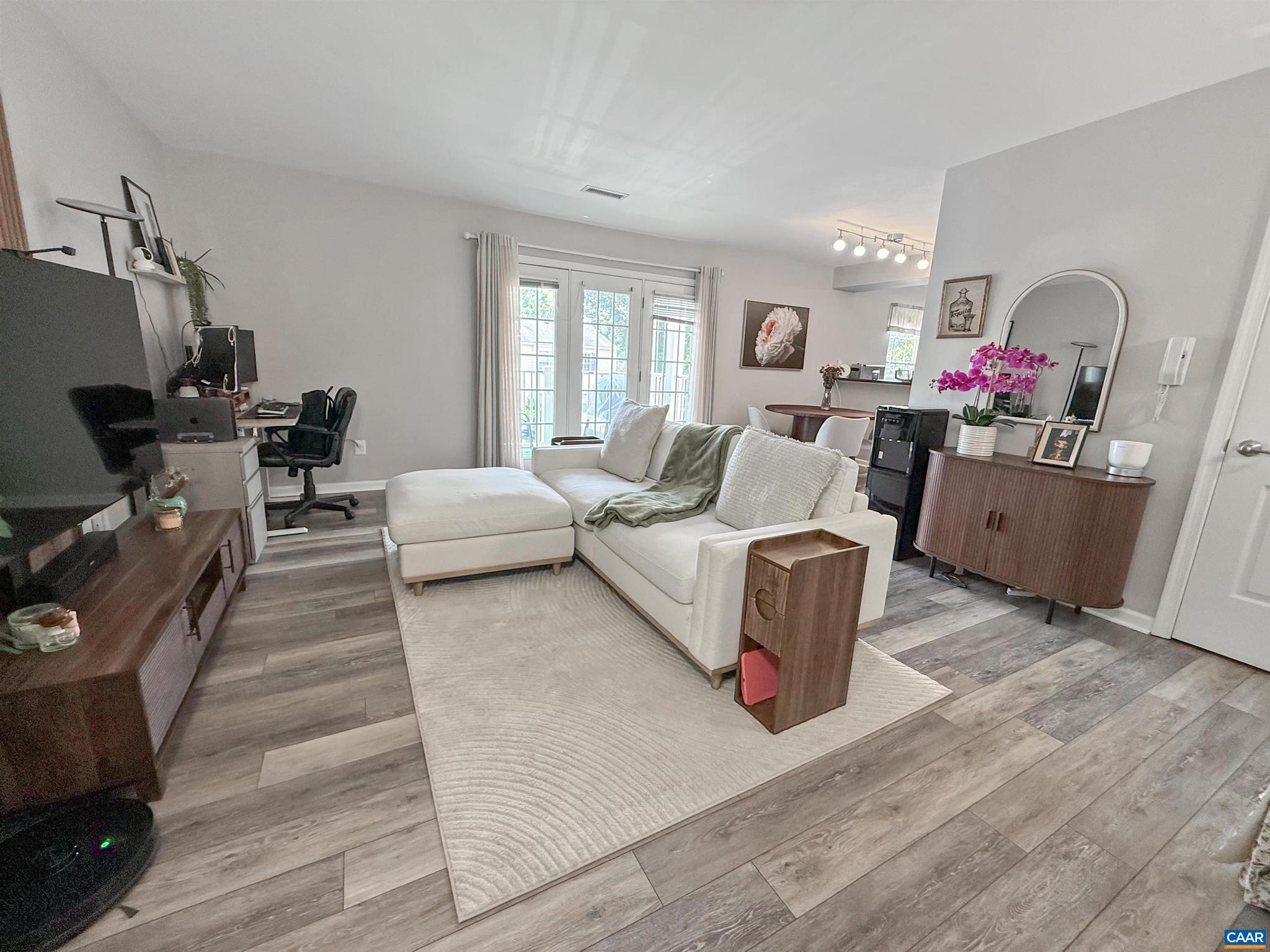 1354 Villa Way D — photo