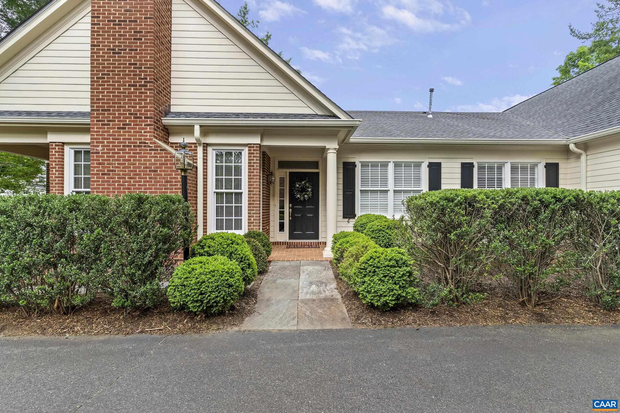 1147 Marion Dr — photo
