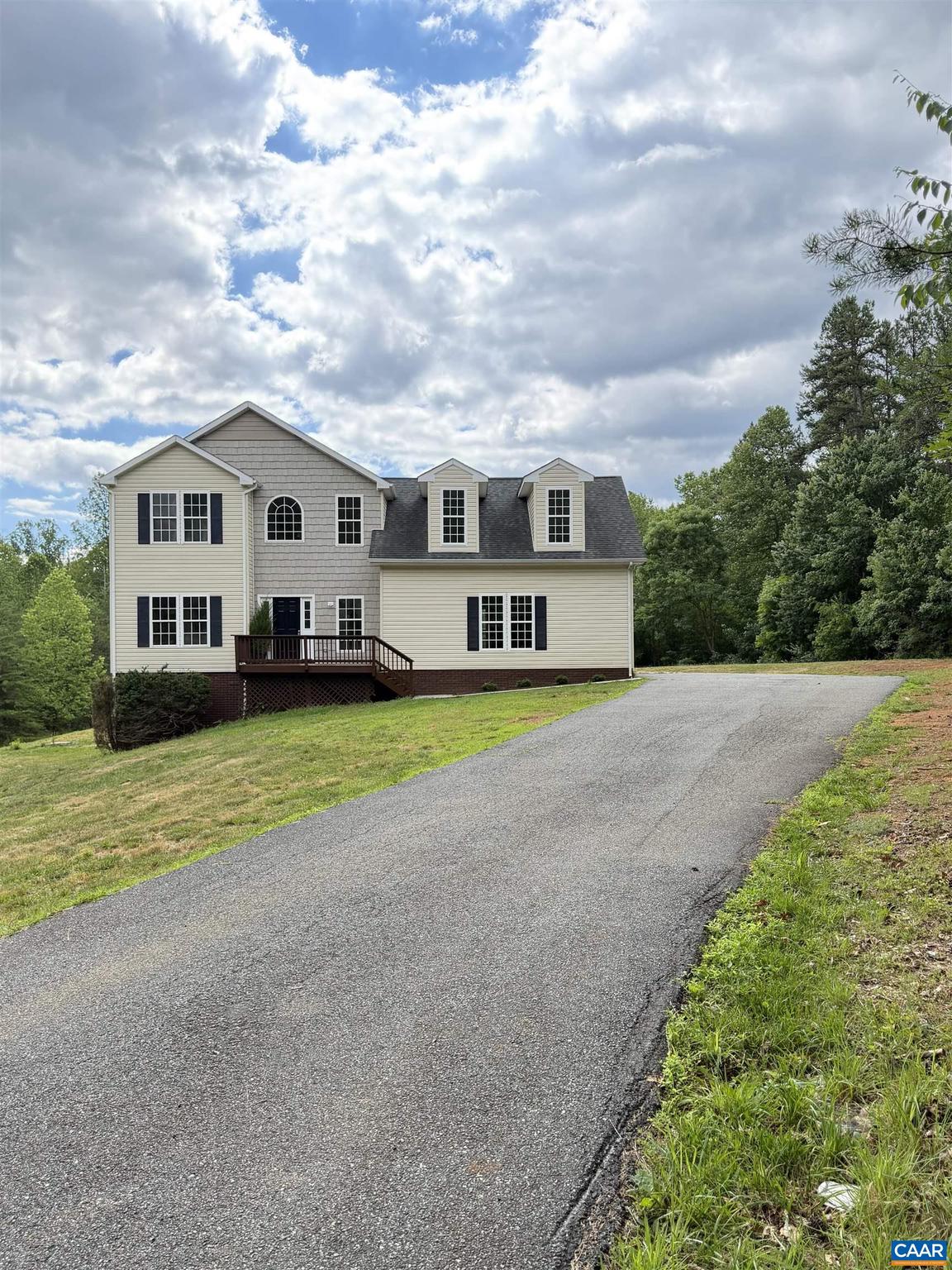 106 Mountainside Dr — photo