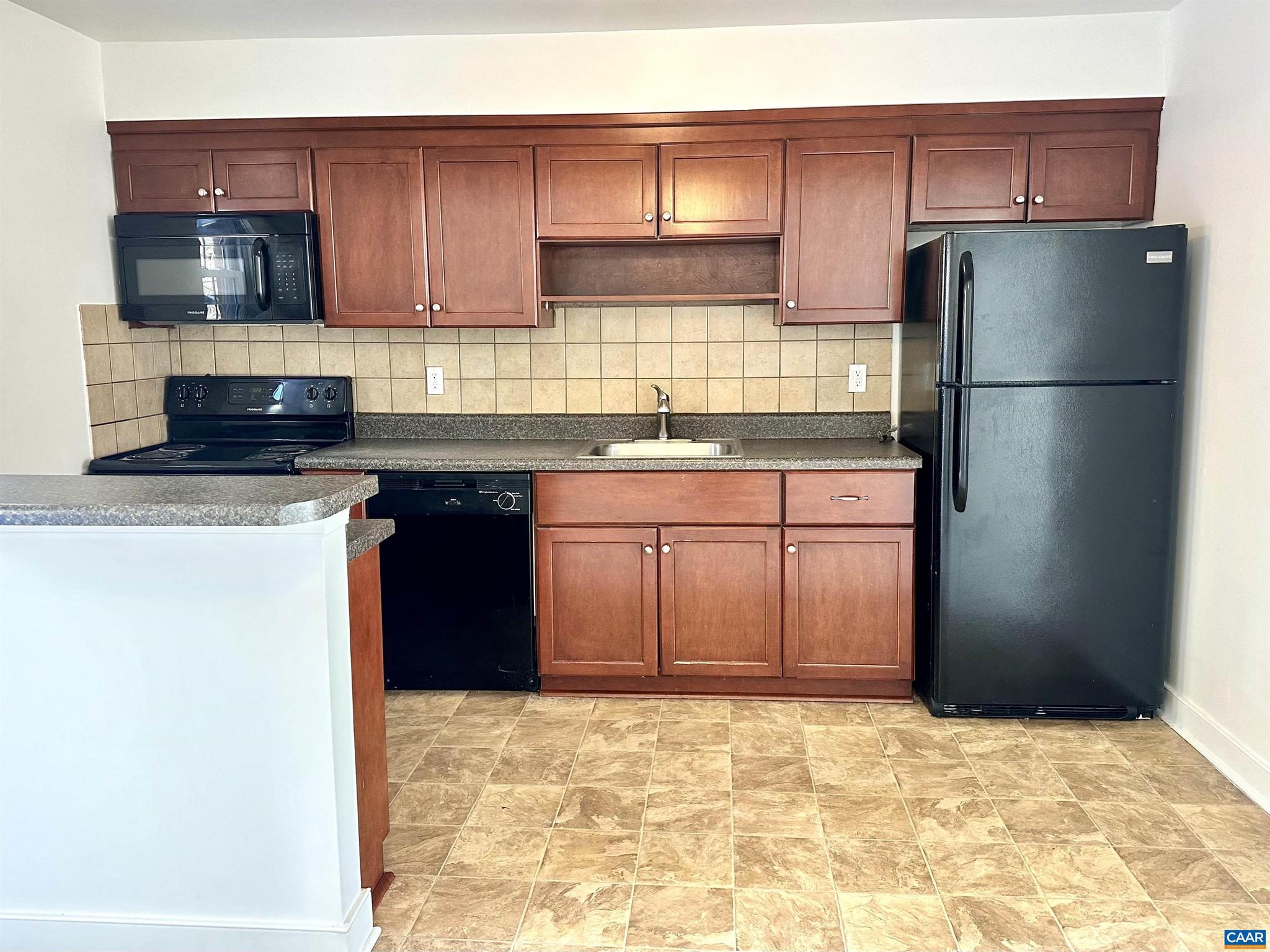 850 Fountain Ct D — photo