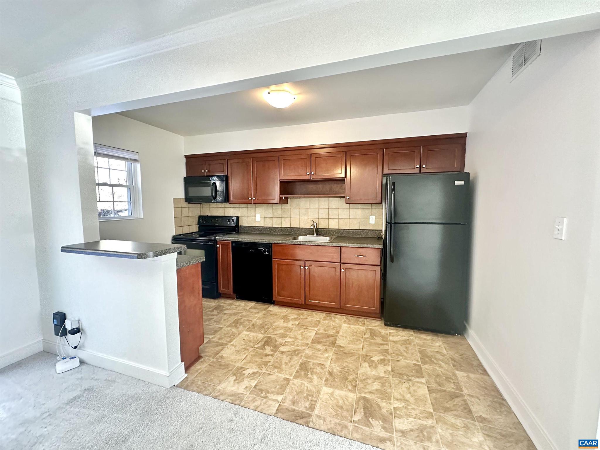 840 Fountain Ct B — photo