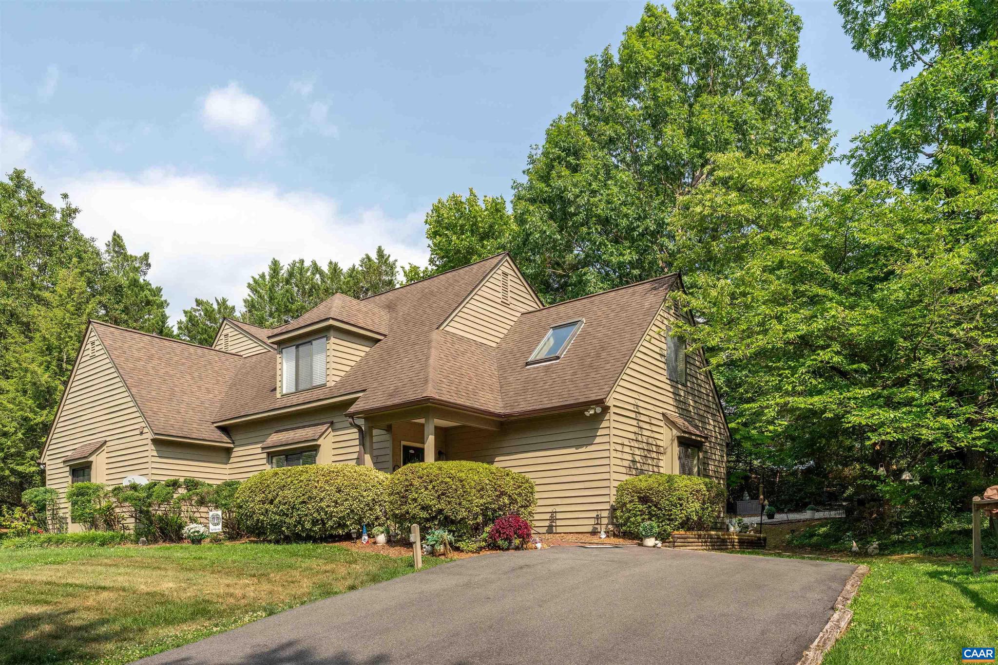 7 Ridgeview Cir, Charlottesville, VA 22902 — photo 2