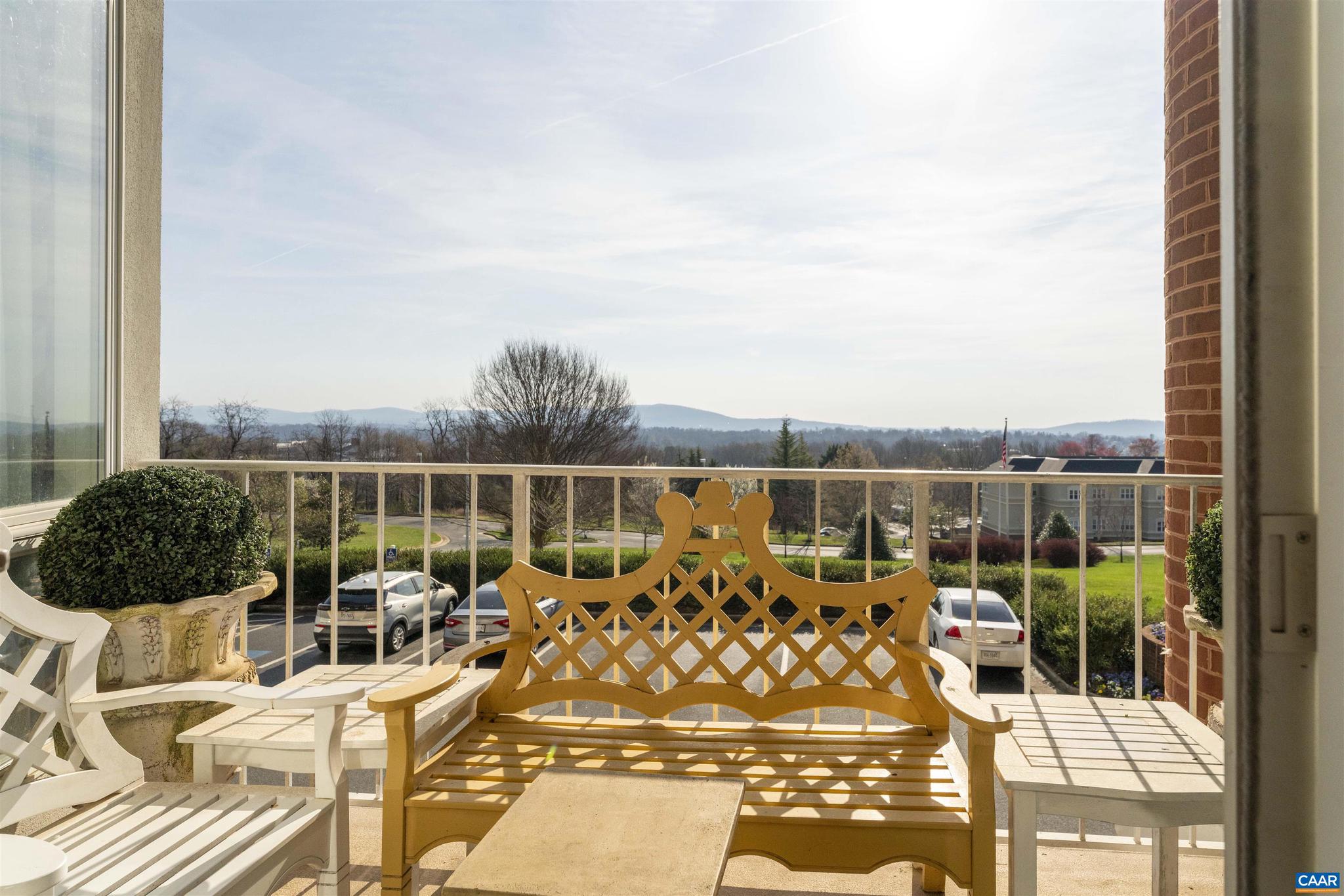 500 Crestwood Dr 1208 — photo