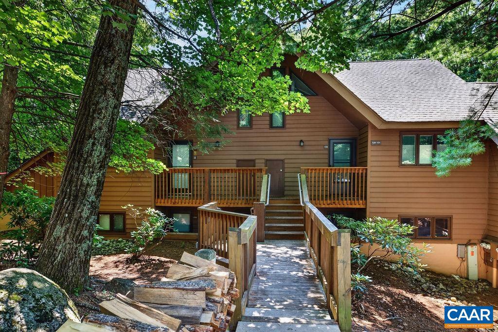 730 Laurelwood Condos — photo