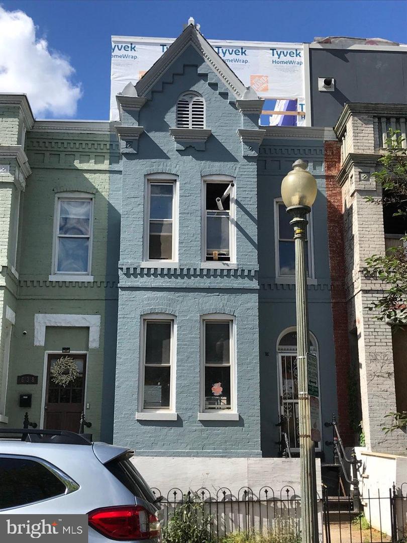640 L St NE — photo
