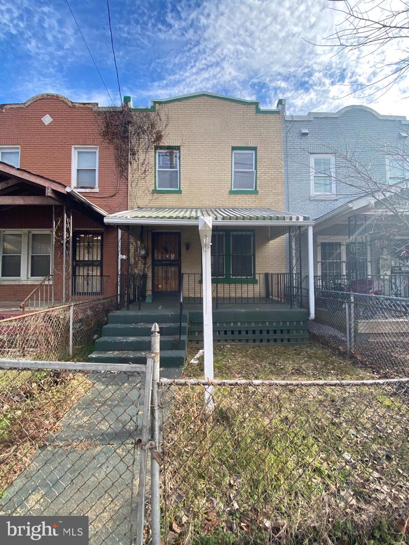 1943 Capitol Ave NE — photo