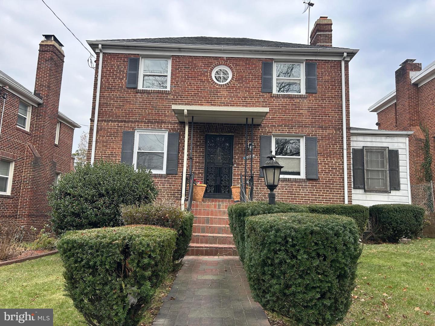1520 Montana Ave NE — photo