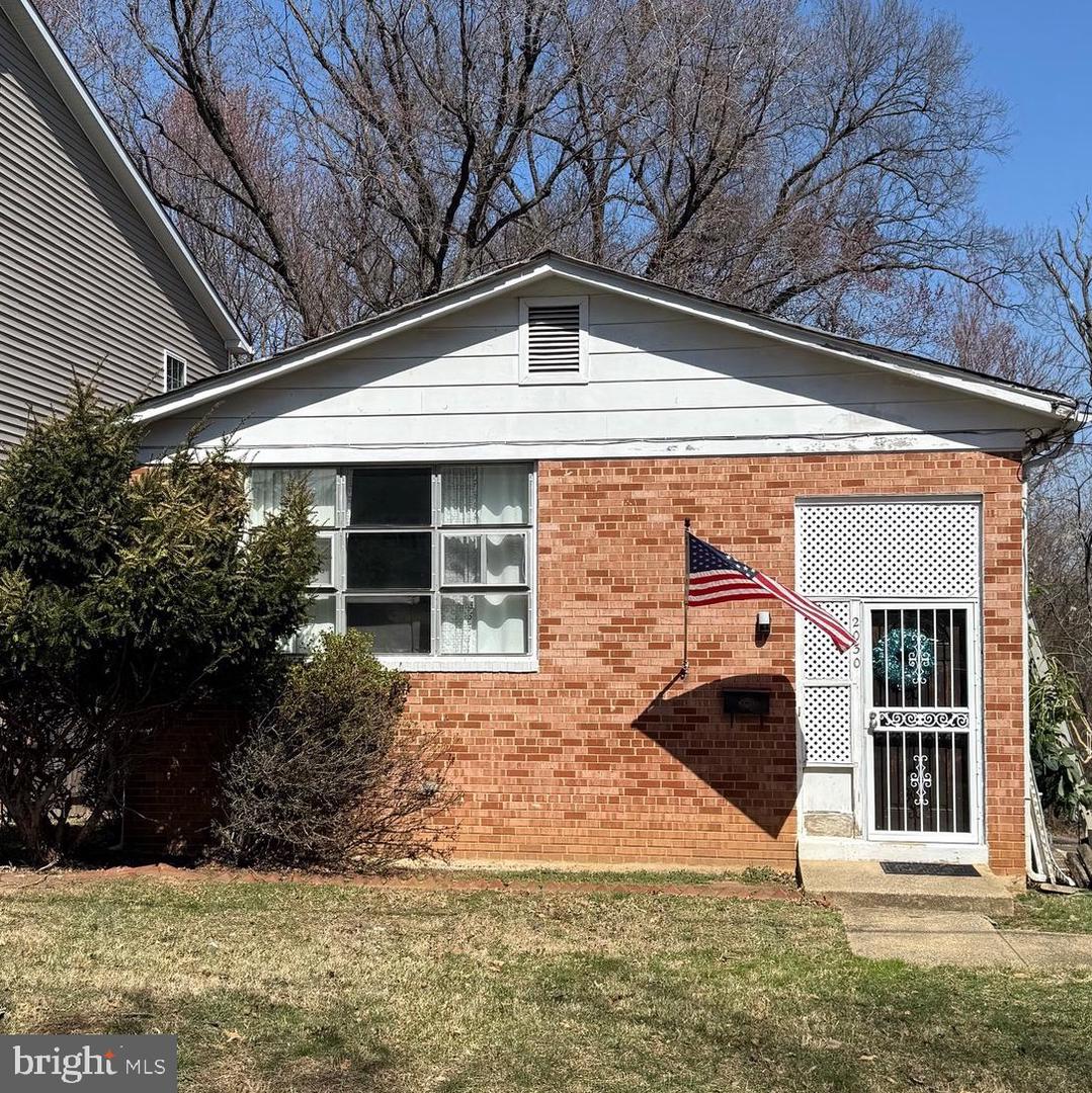 2030 Jasper St SE — photo