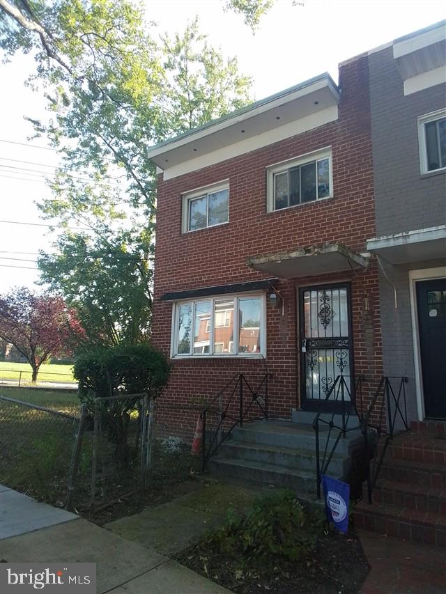 5047 13th St NE — photo