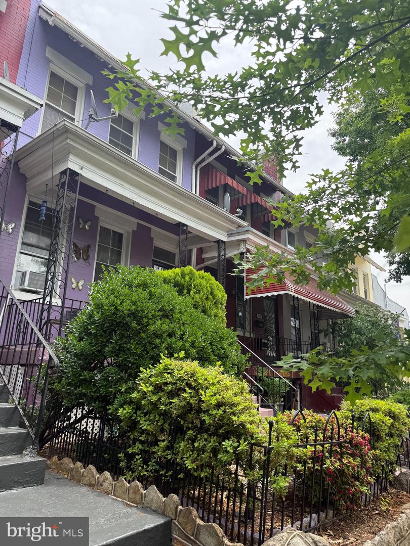1121 8th St NE — photo