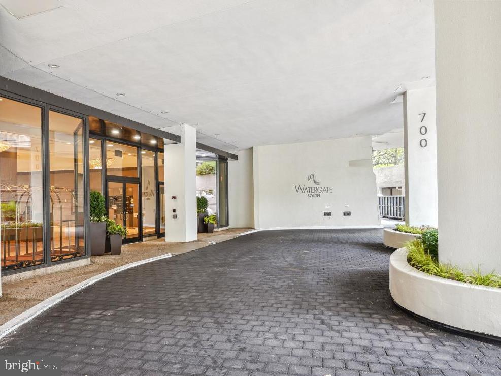 700 New Hampshire Ave NW #116 — photo