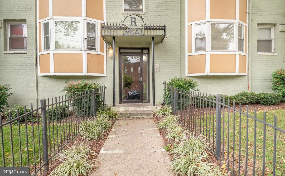 2841 Gainesville St SE #203 — photo
