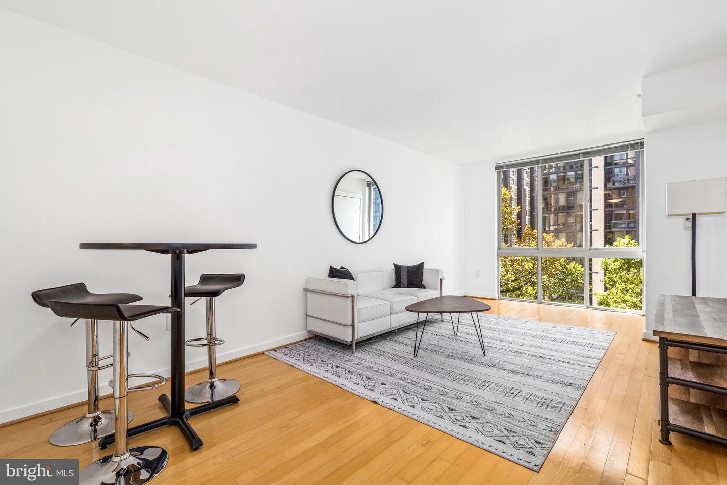 1000 New Jersey Ave SE #608 — photo