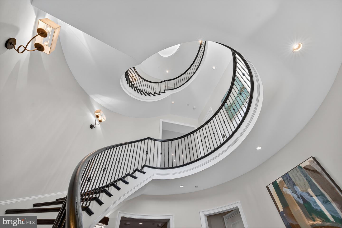 2107 Foxhall Rd NW — photo