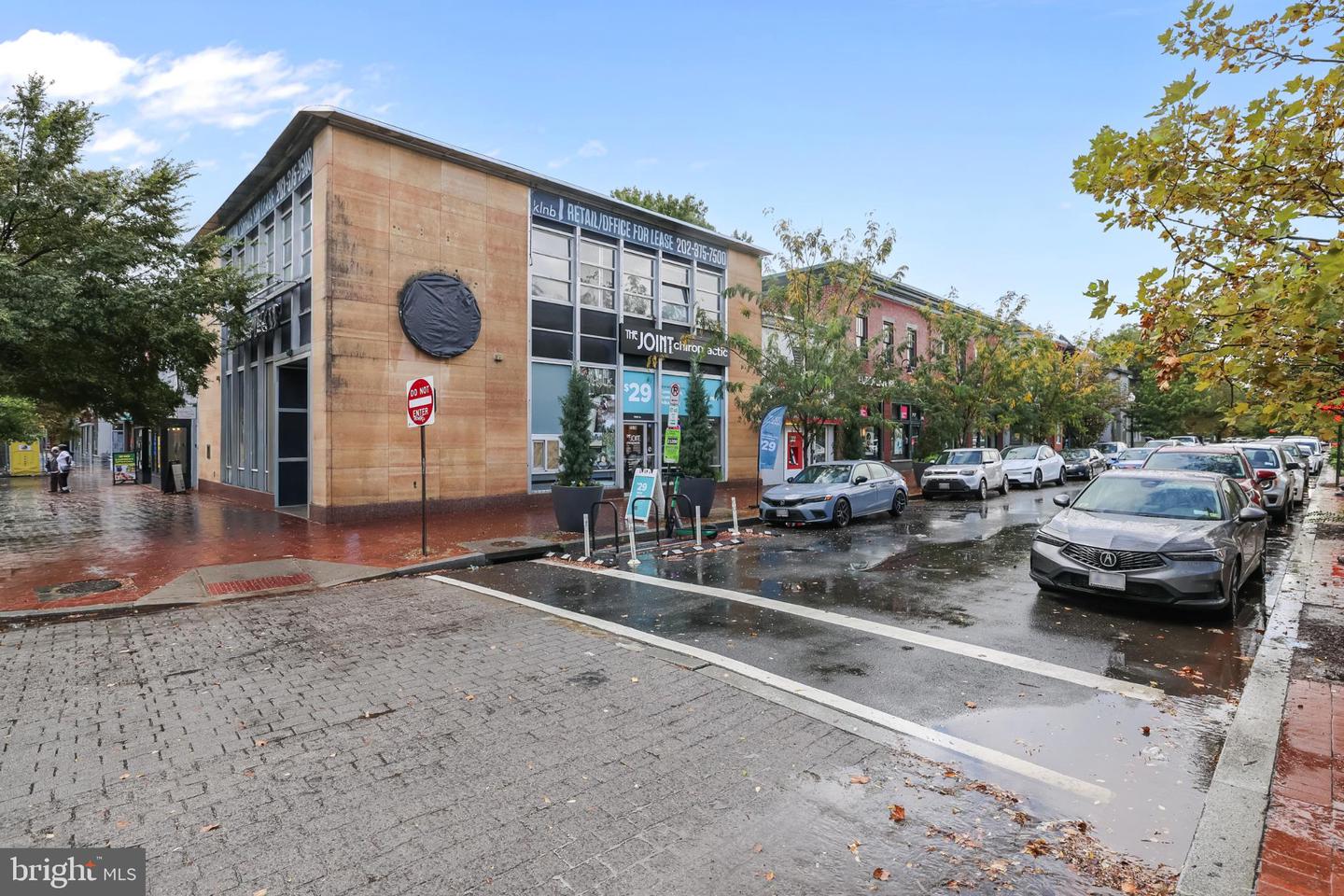 721 D St SE — photo