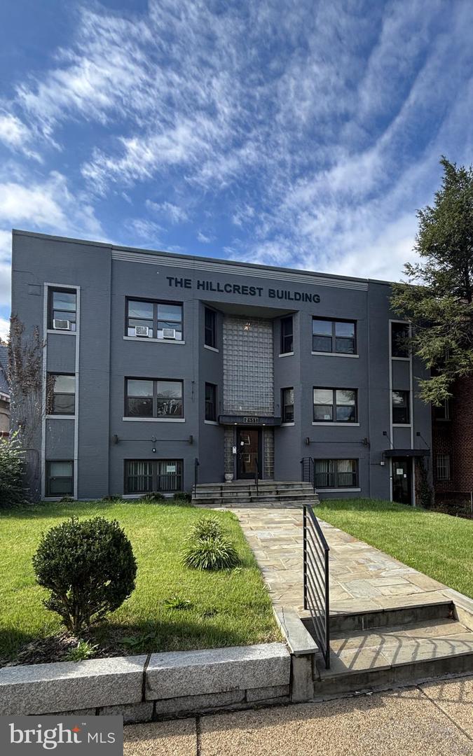 2811 Pennsylvania Ave SE #203 — photo