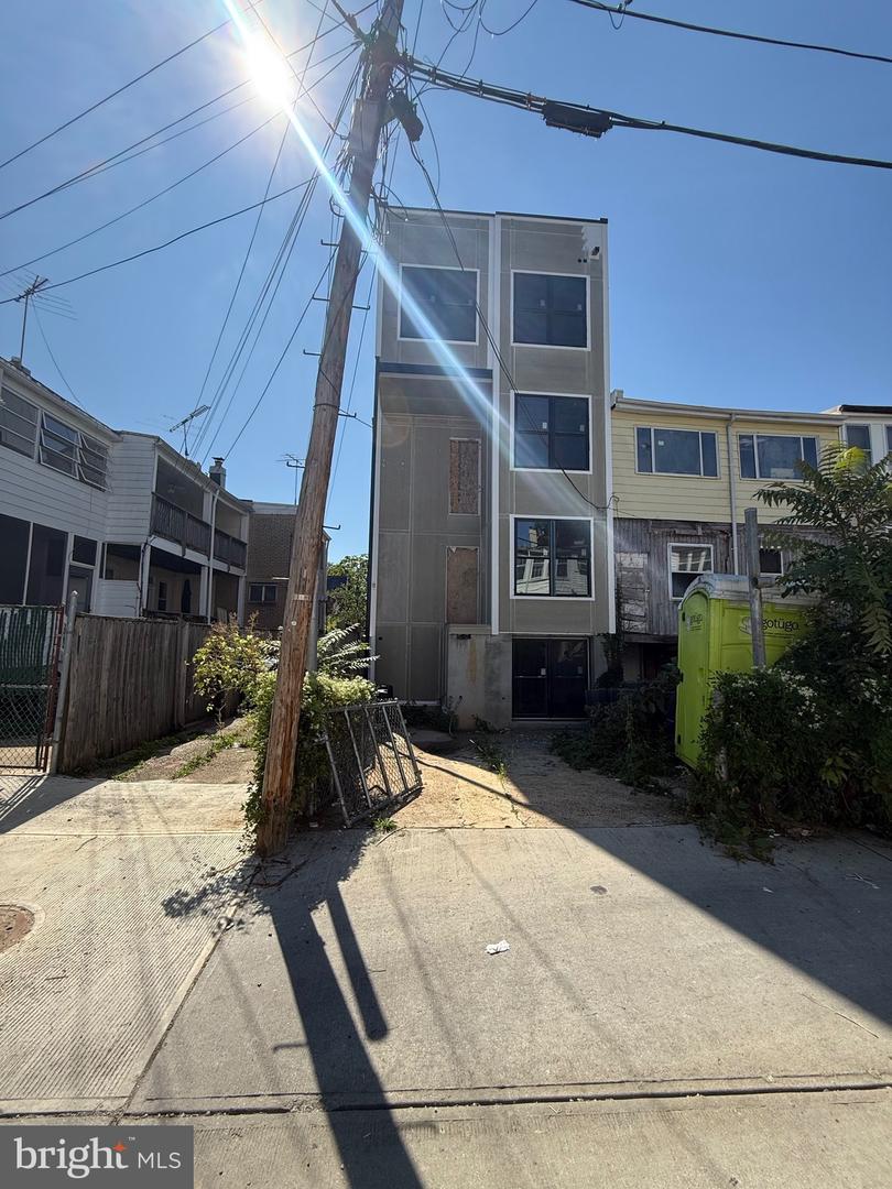605 Otis Pl NW — photo