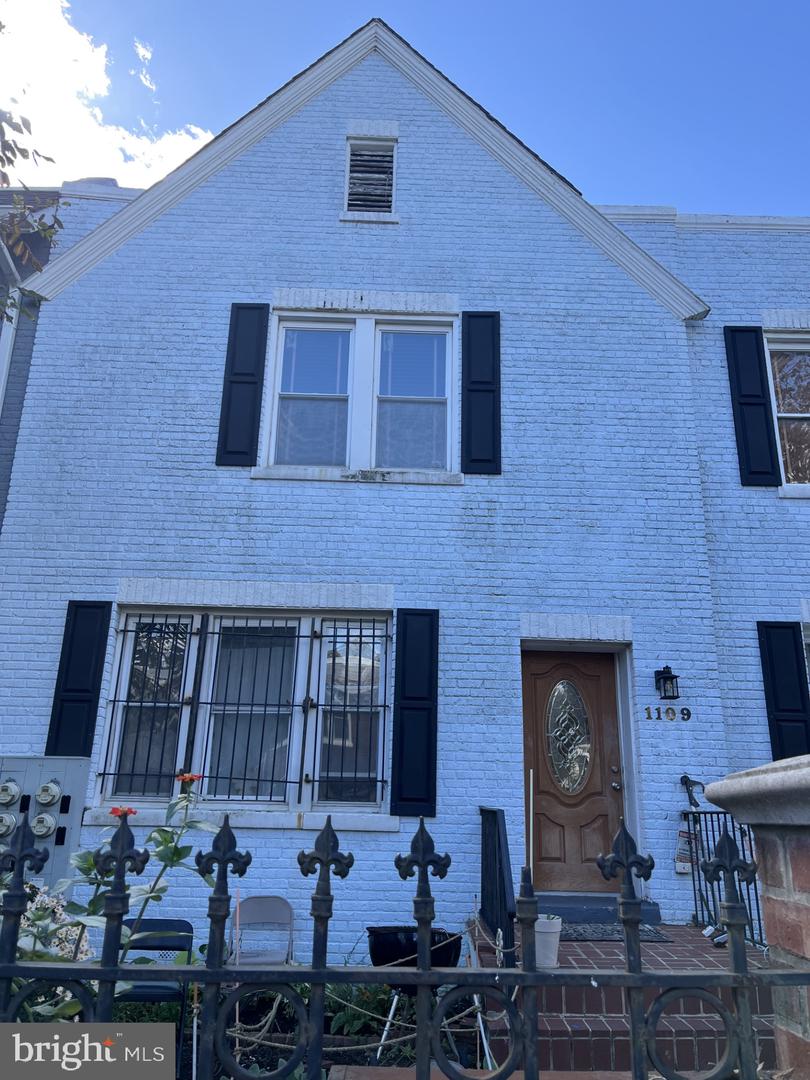 1109 Penn St NE #4 — photo
