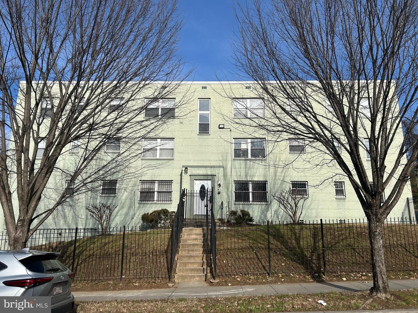 4800 C St SE #302 — photo