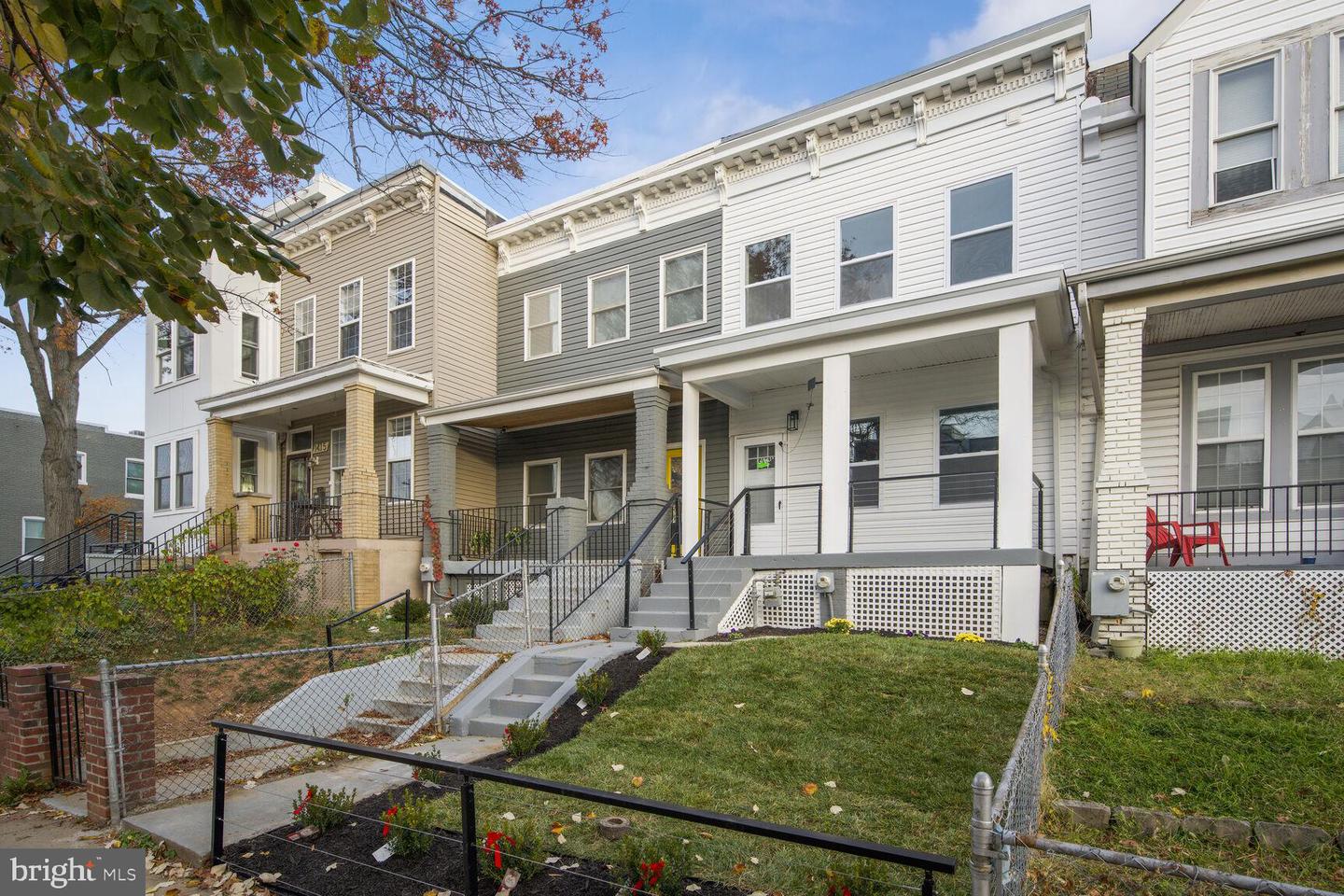 1411 Montello Ave NE — photo
