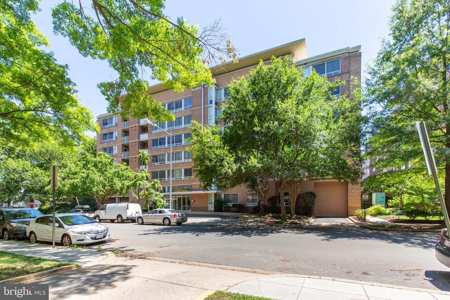 350 G St SW #N423 — photo