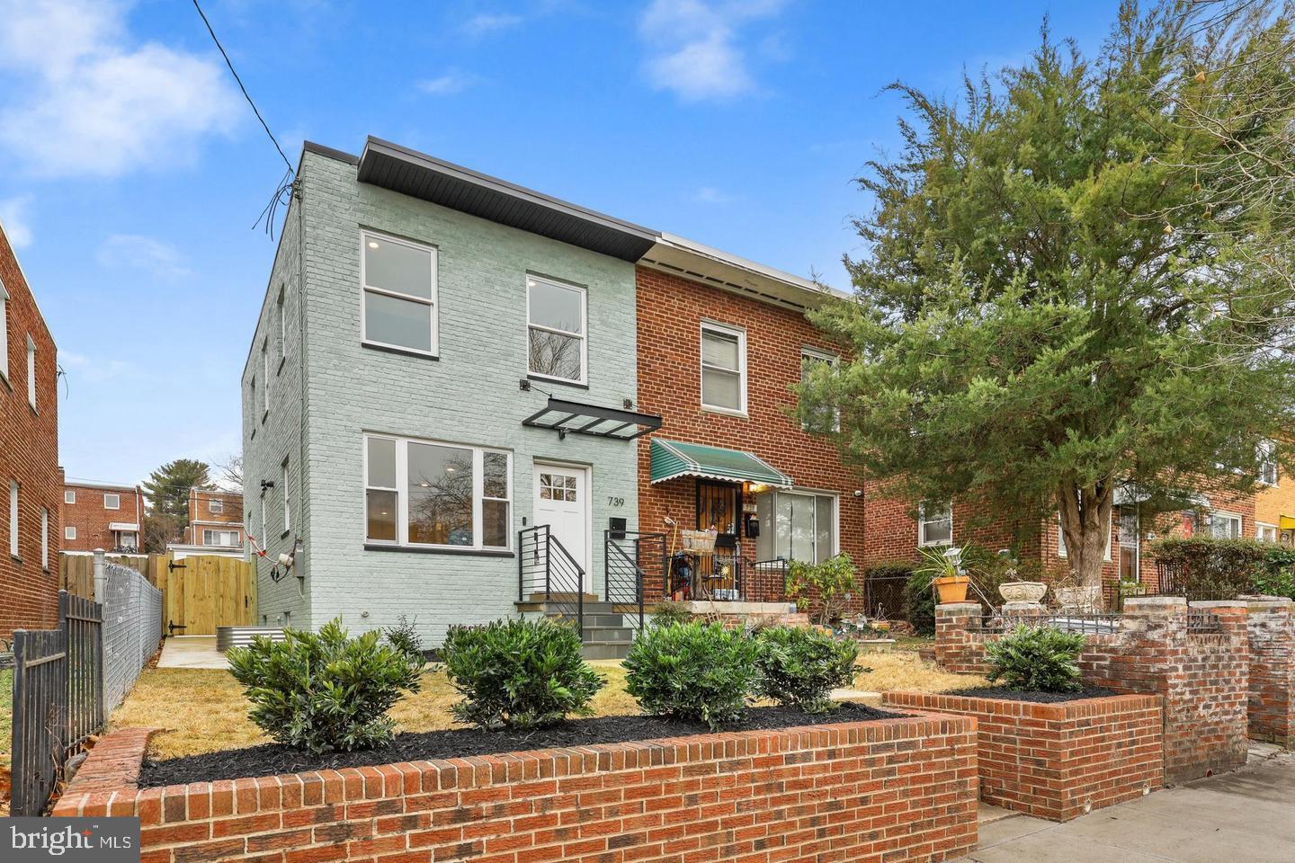 739 Kennedy St NE — photo