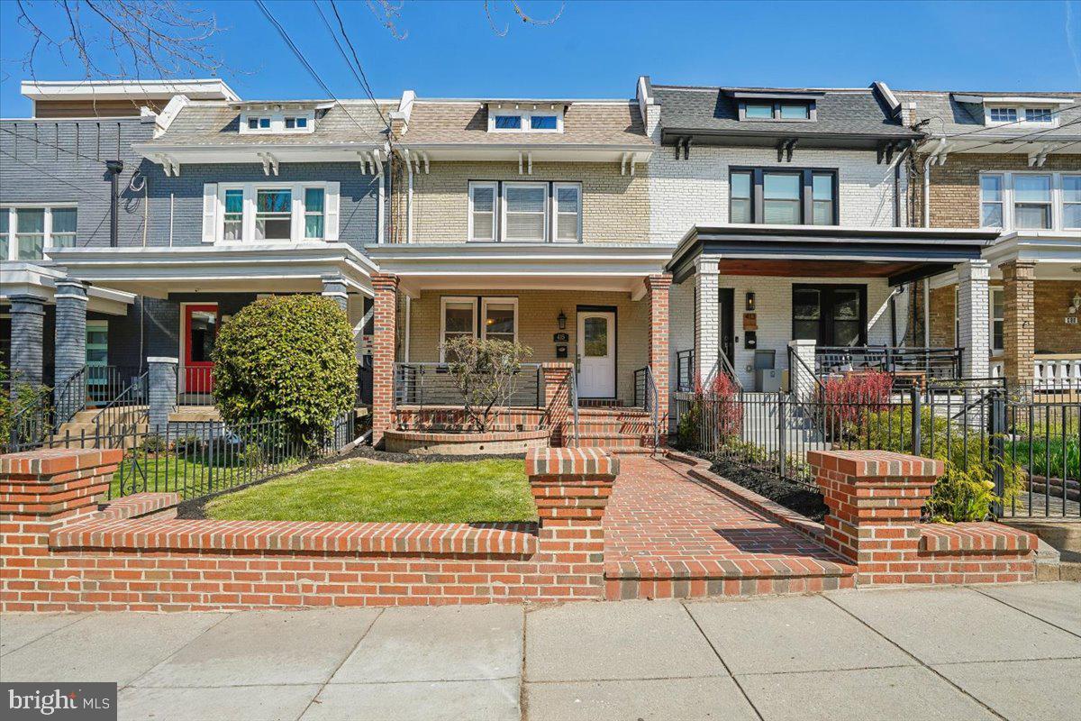 415 Emerson St NW — photo