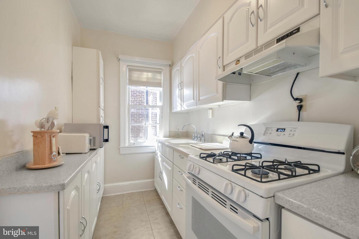 236 Farragut St NW #H-203 — photo