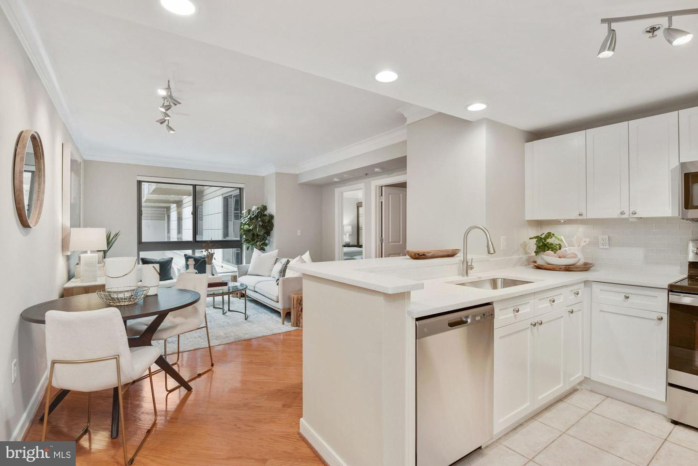 777 7th St NW #1013 — photo