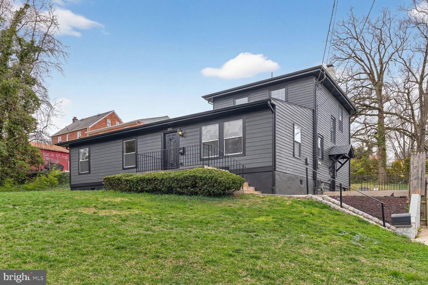 1242 Anacostia Rd SE — photo