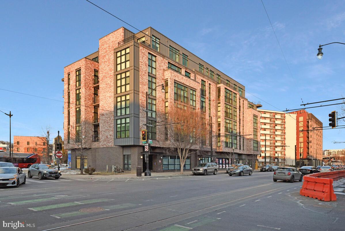 1402 H St NE #504 — photo