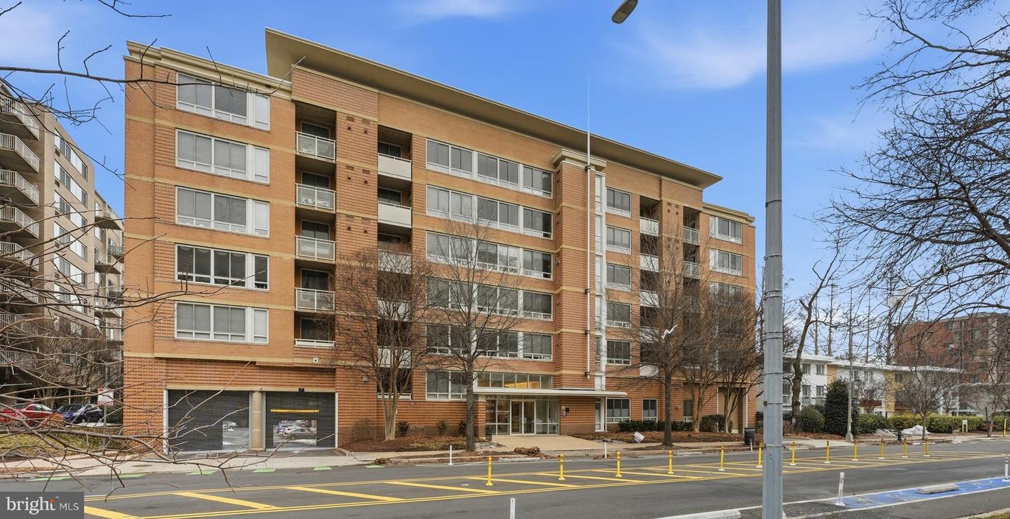 355 I St SW #116 — photo