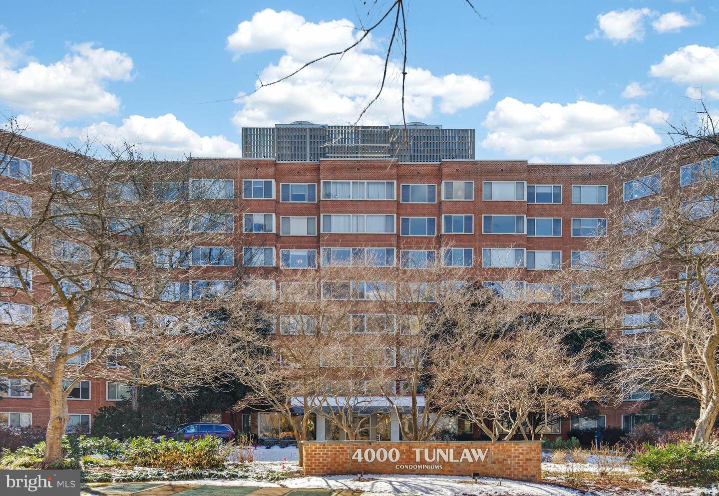 4000 Tunlaw Rd NW #415 — photo