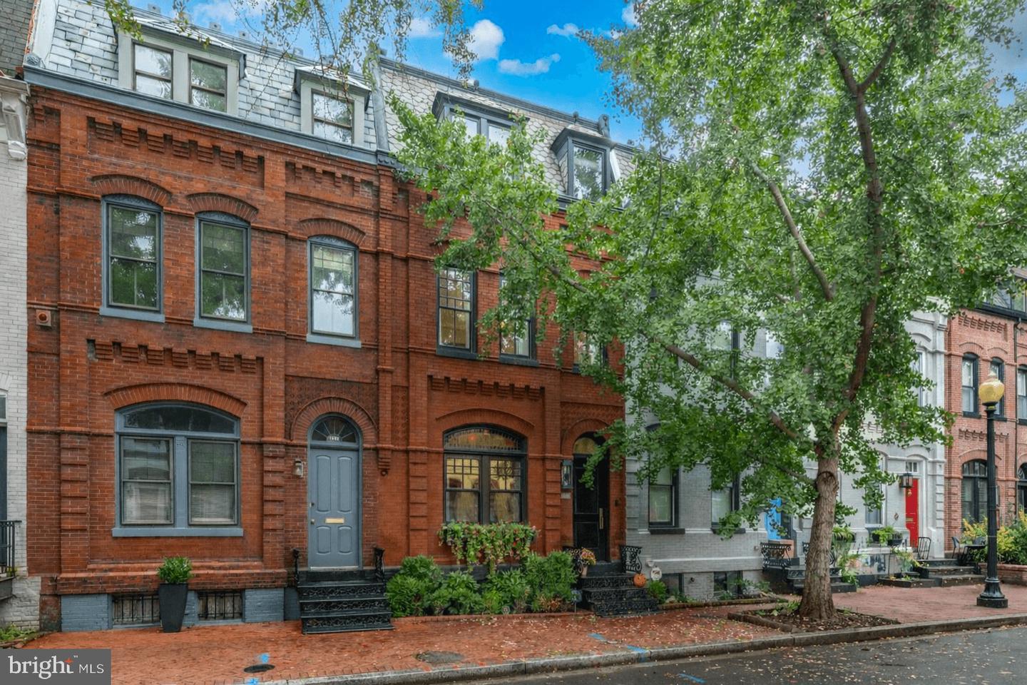 1524 Swann St NW — photo