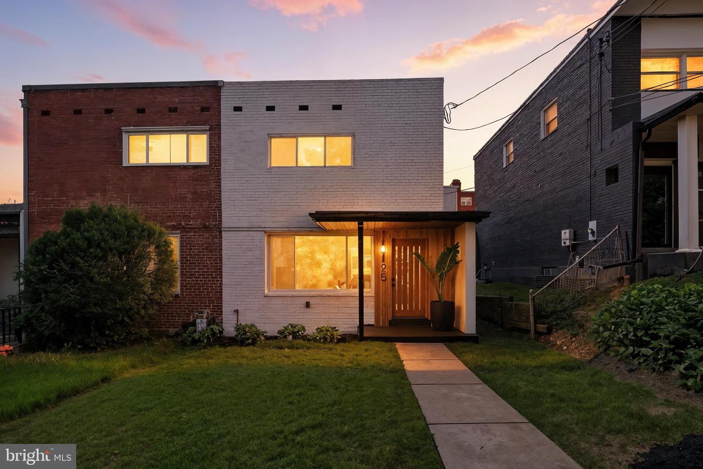 125 Urell Pl NE — photo