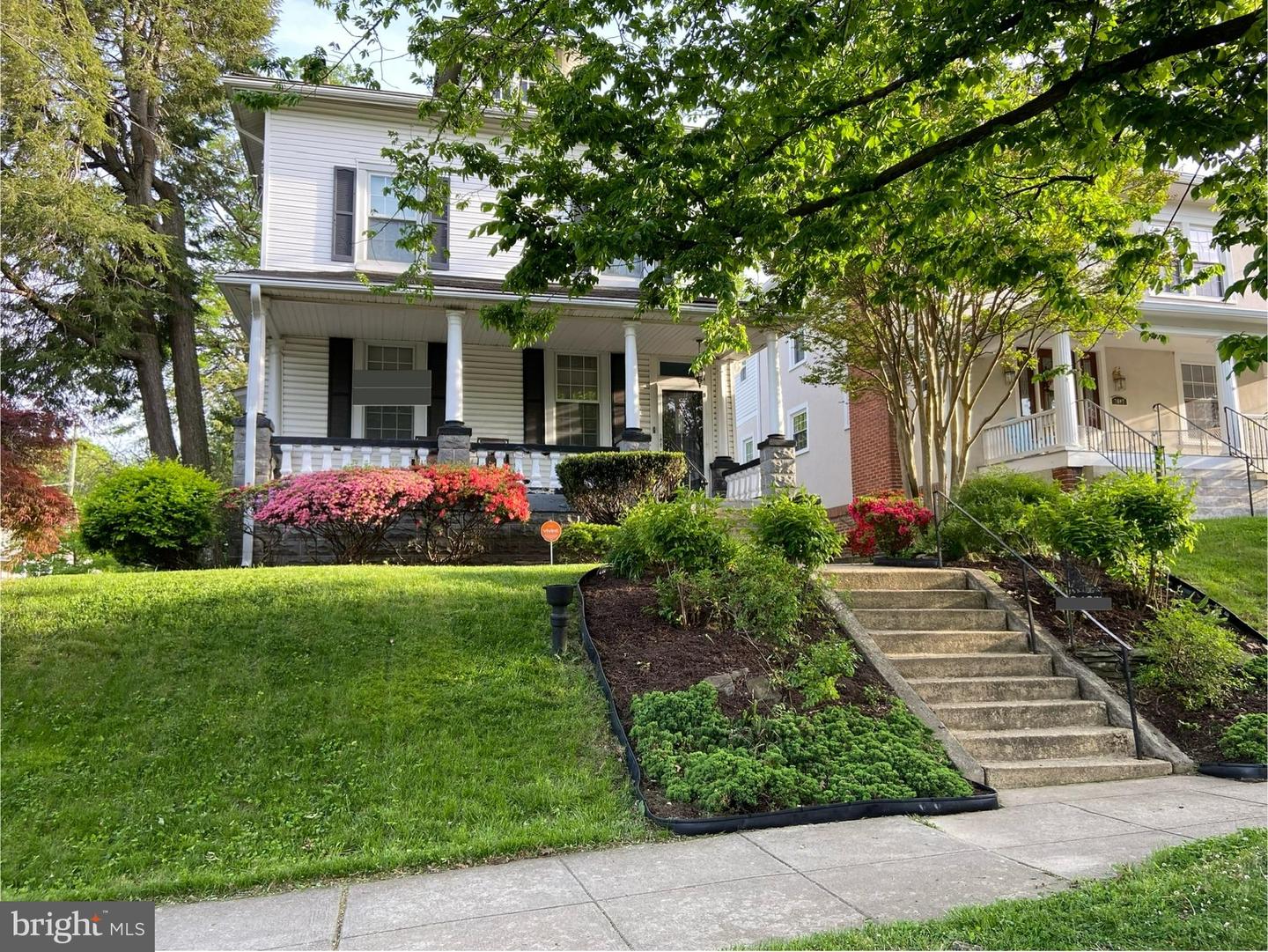 2427 Irving St NE — photo