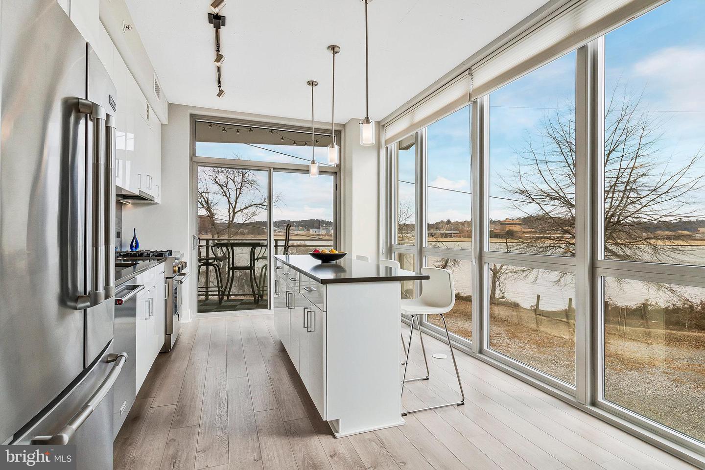 88 V St SW #201 — photo
