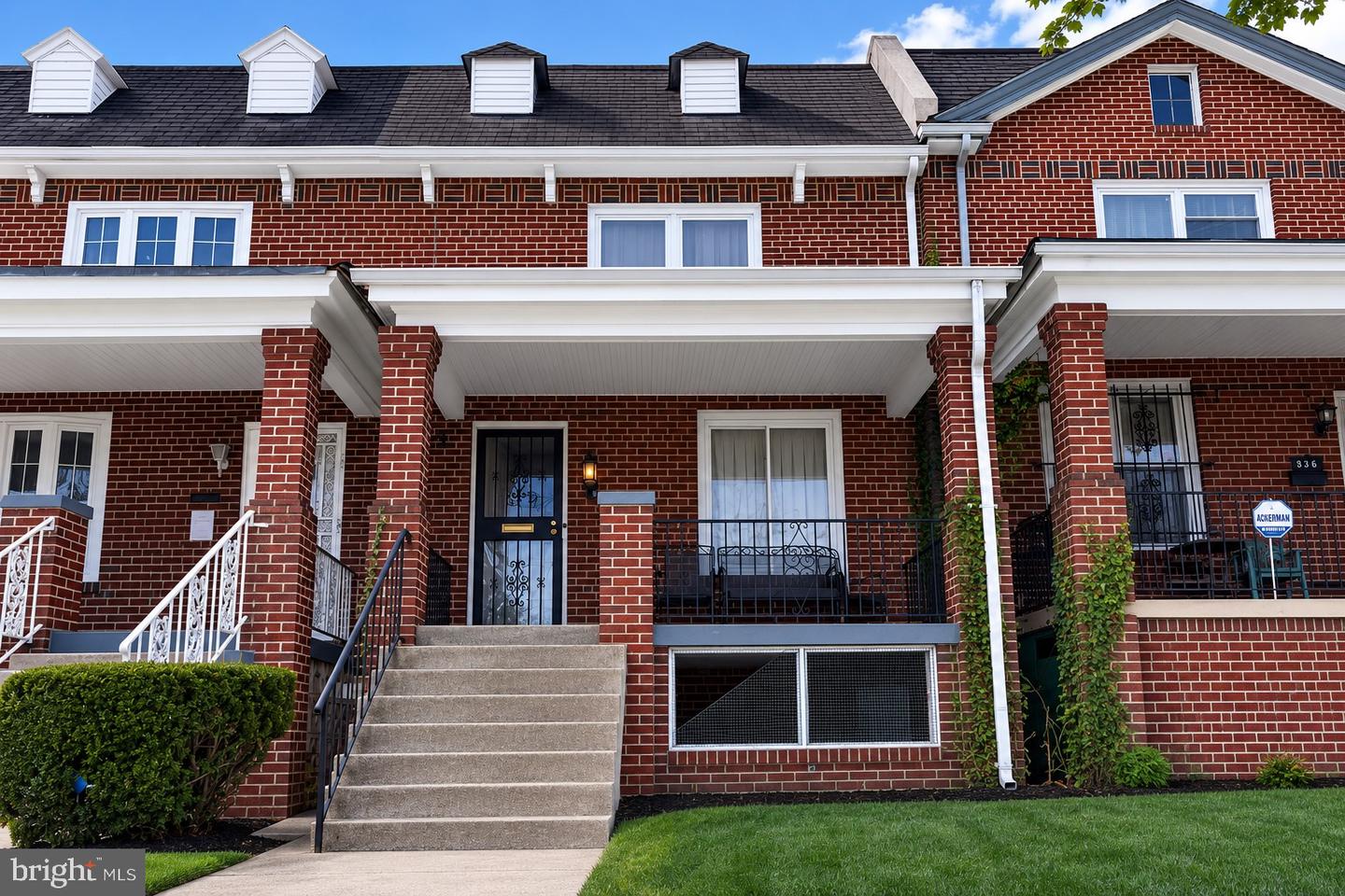 334 Emerson St NW — photo