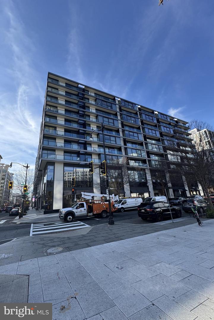 920 I St NW #504-505 — photo