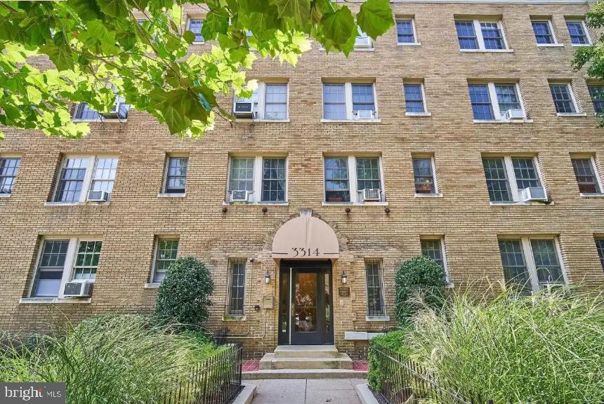 3314 Mount Pleasant St NW #38 — photo