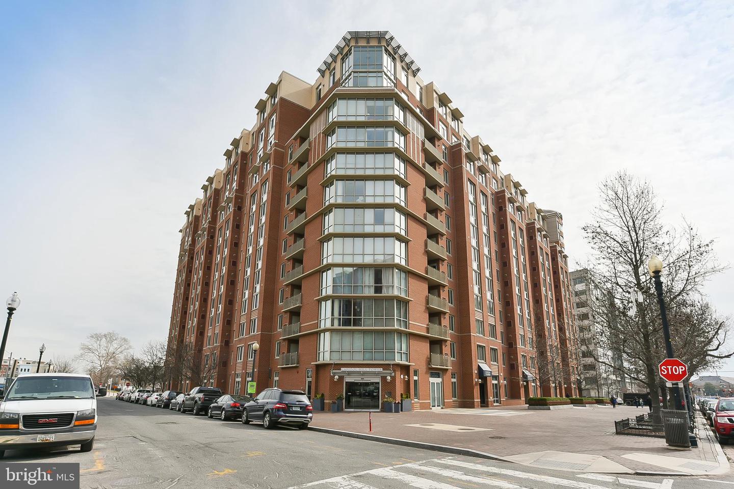 1000 New Jersey Ave SE #908 — photo
