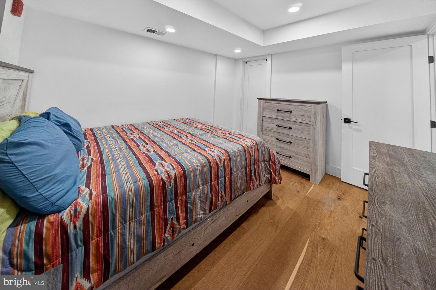 927 Kennedy St NW #B02 — photo