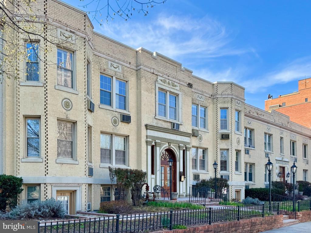 3024 Wisconsin Ave NW #207 — photo