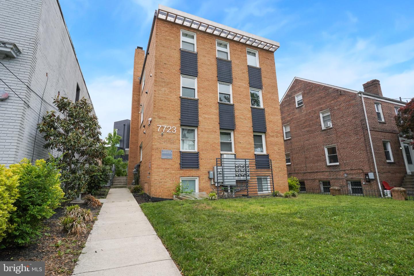7723 Alaska Ave NW #103 — photo