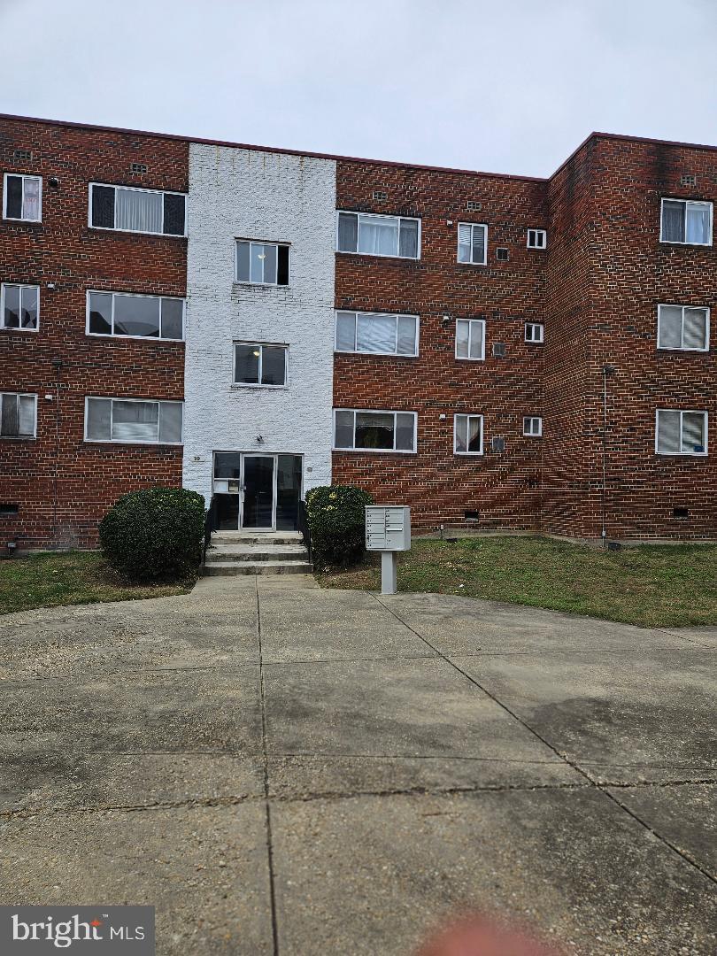 10 Halley Pl SE #203 — photo