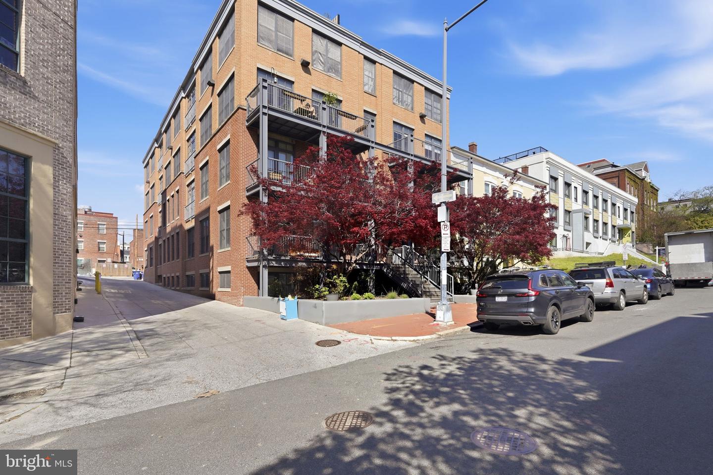 2412 17th St NW #305 — photo