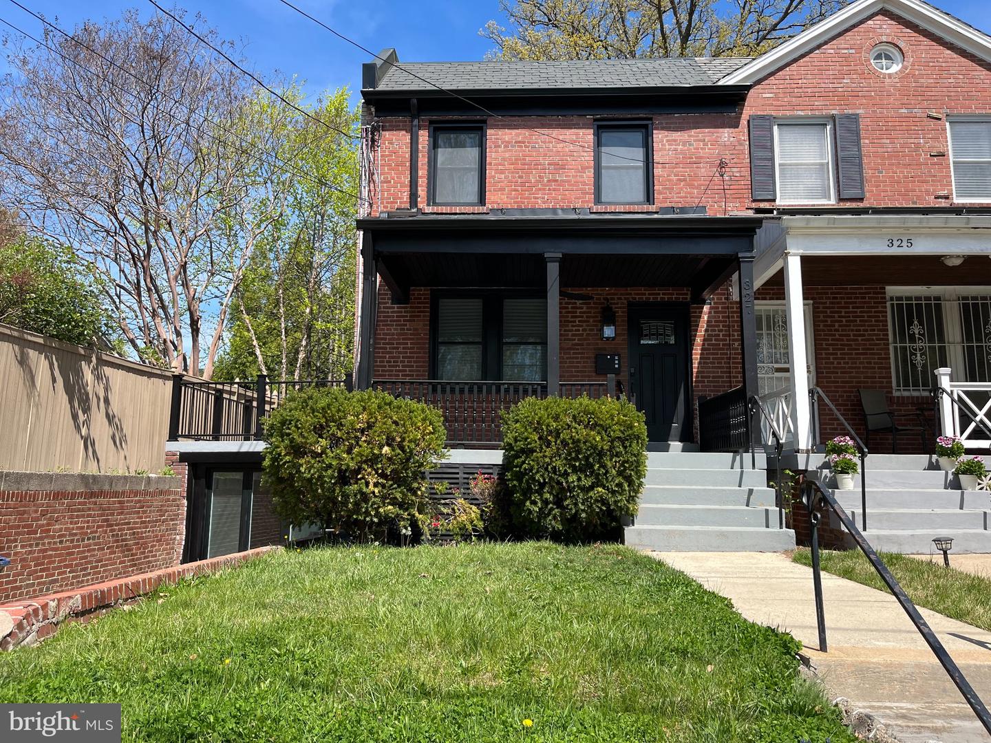 327 Whittier St NW #a — photo