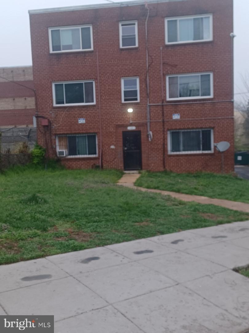 2482 Alabama Ave SE #302 — photo